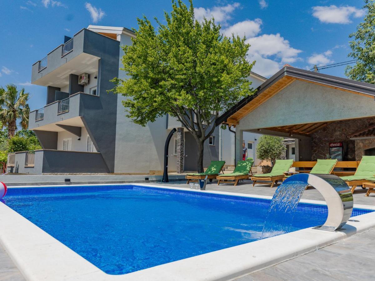 Apartment Maja - Srd423 By Interhome มาสเลนีซา ภายนอก รูปภาพ